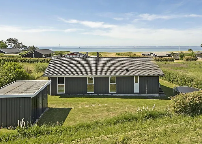 Holiday home Kierstine - 100m From The Sea By Interhome *